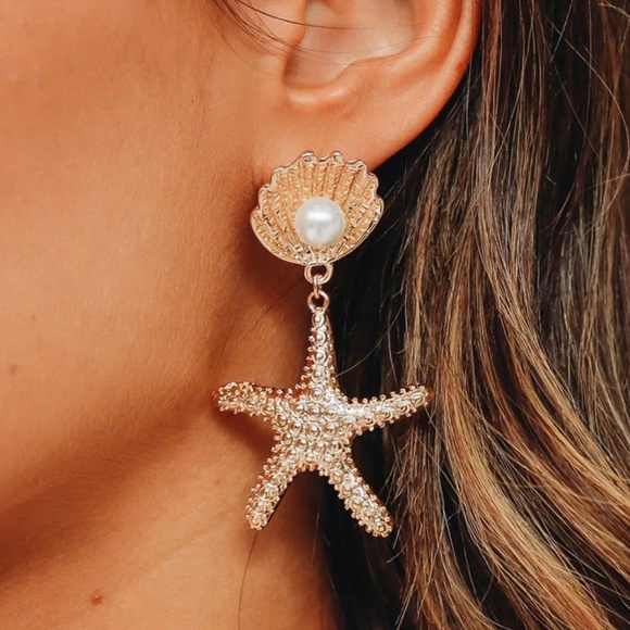 Gold Sea Shell + Starfish Drop Earrings - Picture 5 of 5